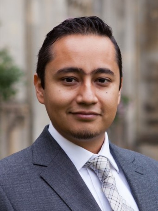 Dr Manuel Davila Delgado